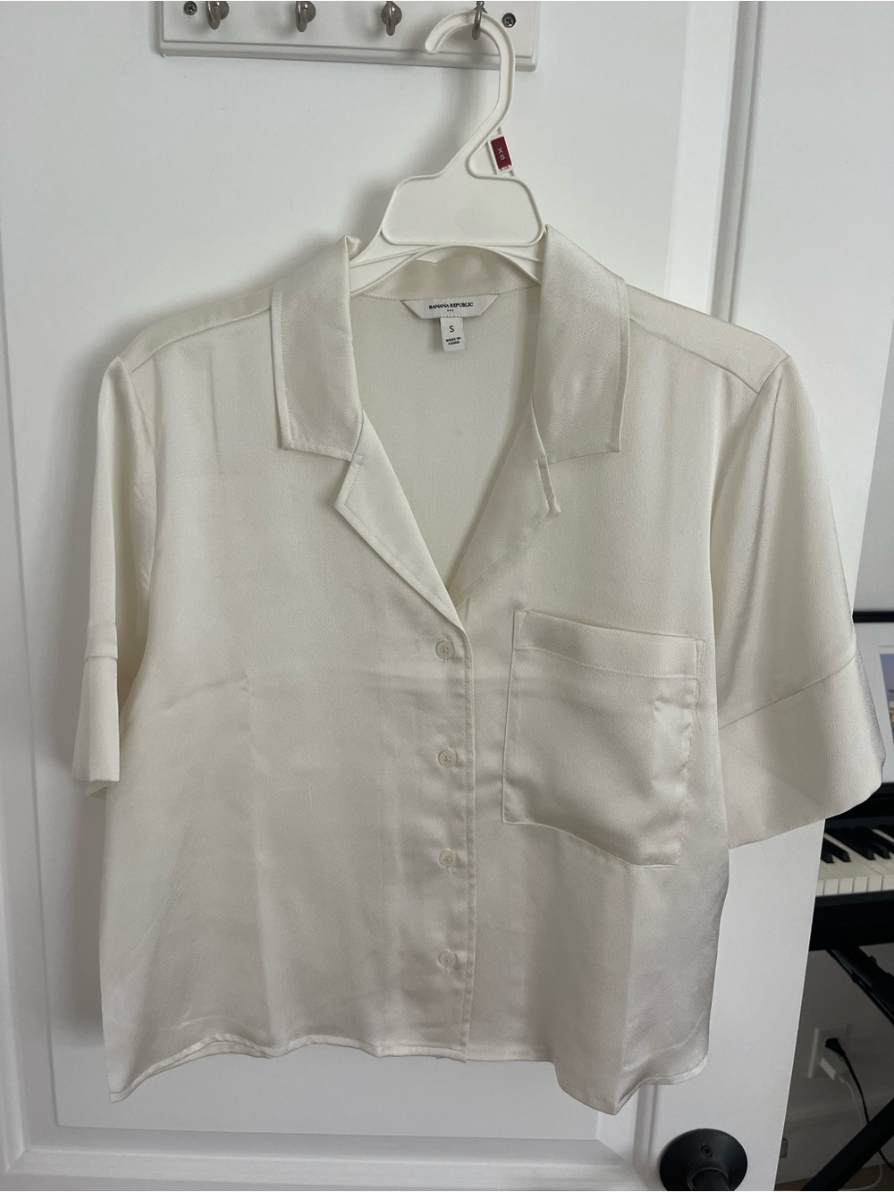 Banana Republic Cream Satin Button-Up Camp Shirt